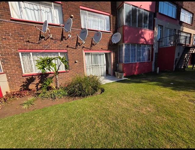 2 BEDROOM APARTMENT FOR SALE IN CASON